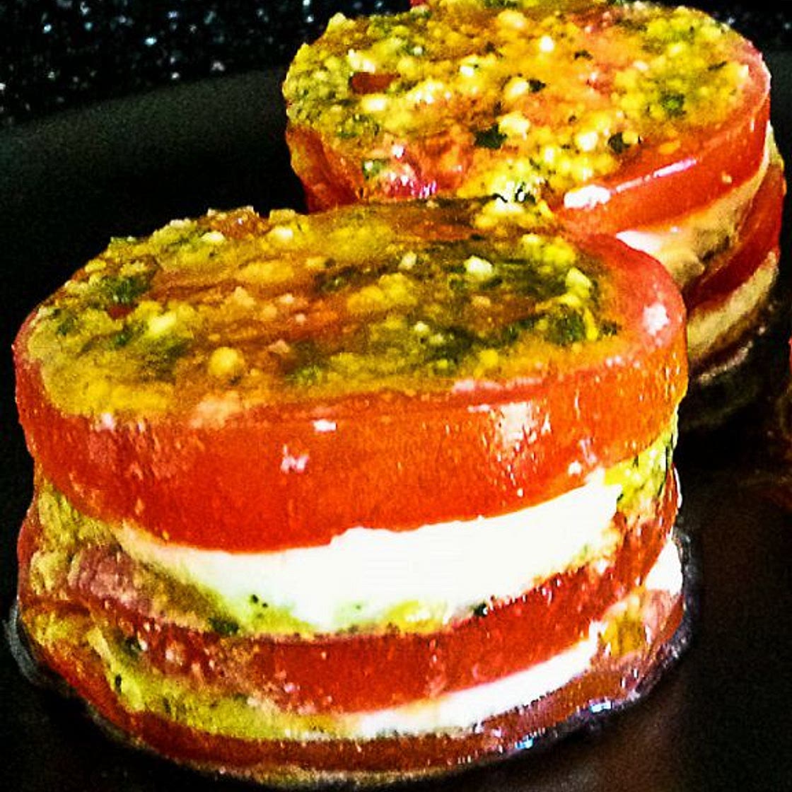 Millefeuilles de tomates mozzarella basilic - ma cuisine maligne