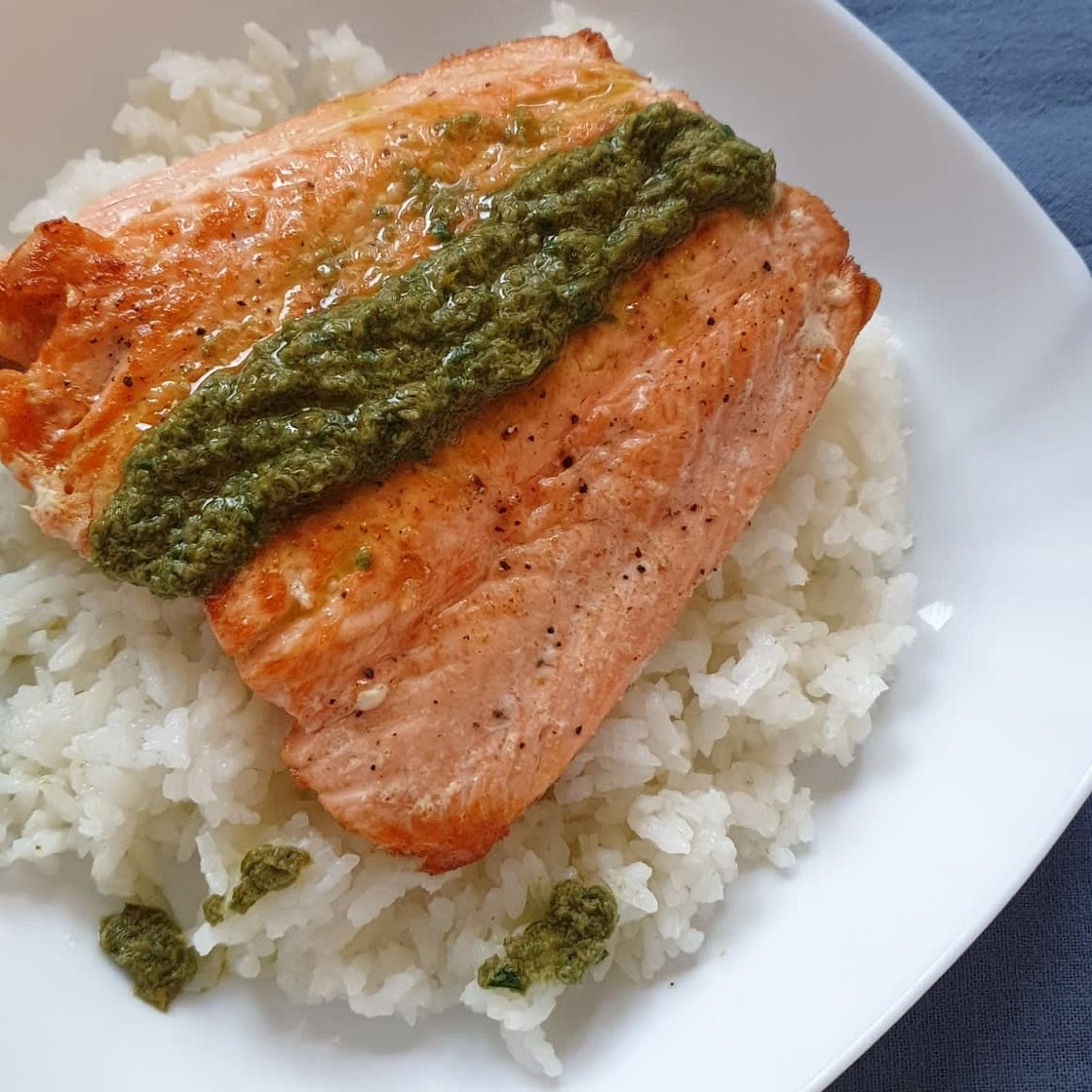 Low FODMAP Salmon with Basil-Caper Pesto