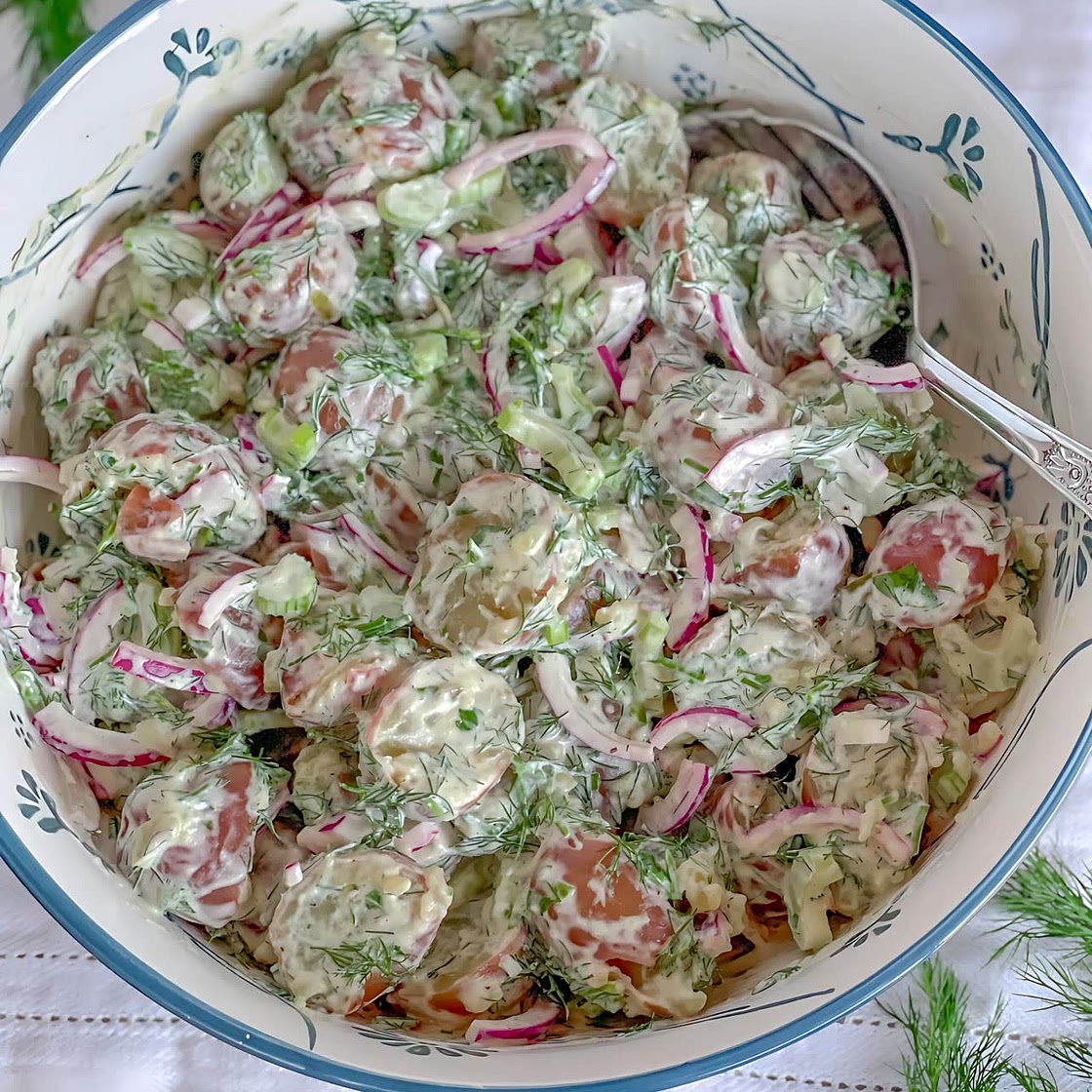 Creamy herb potato salad 