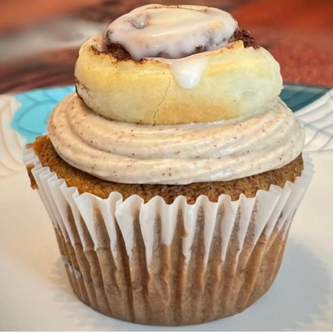 Cinnamon Roll Cupcakes 