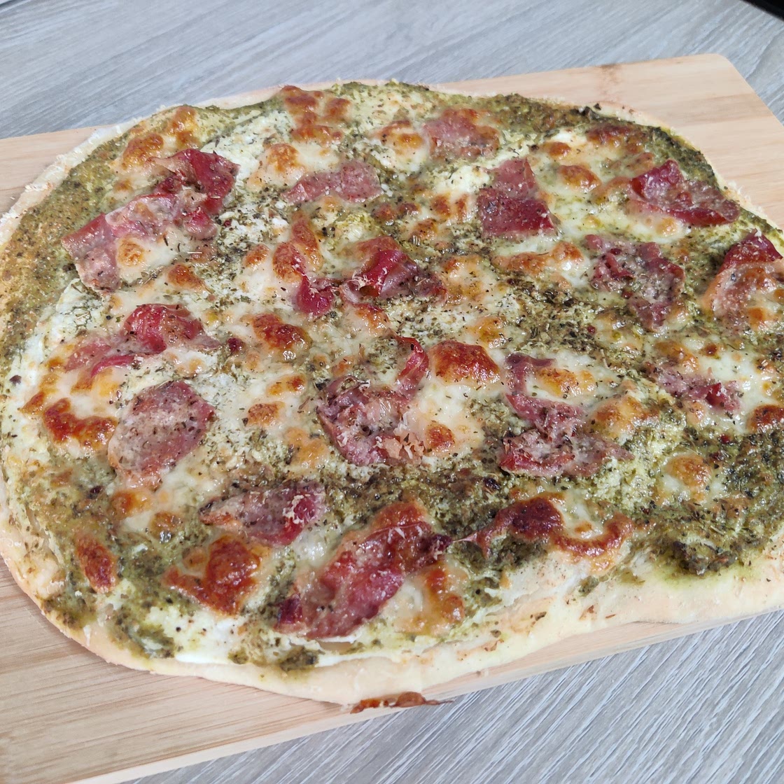 White Pizza with Pesto and Prosciutto Ham