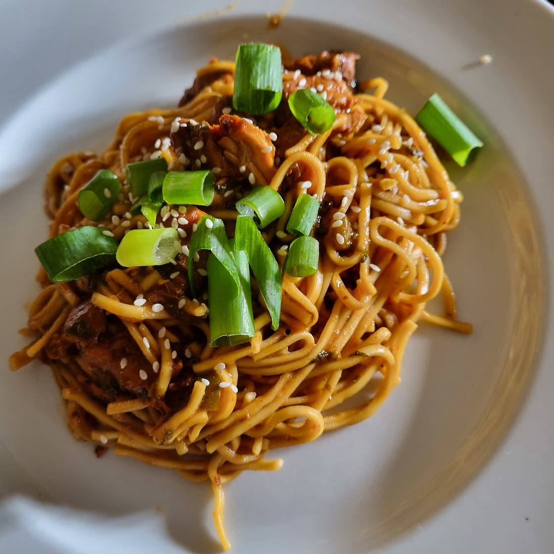 Garlic honey chicken noodles