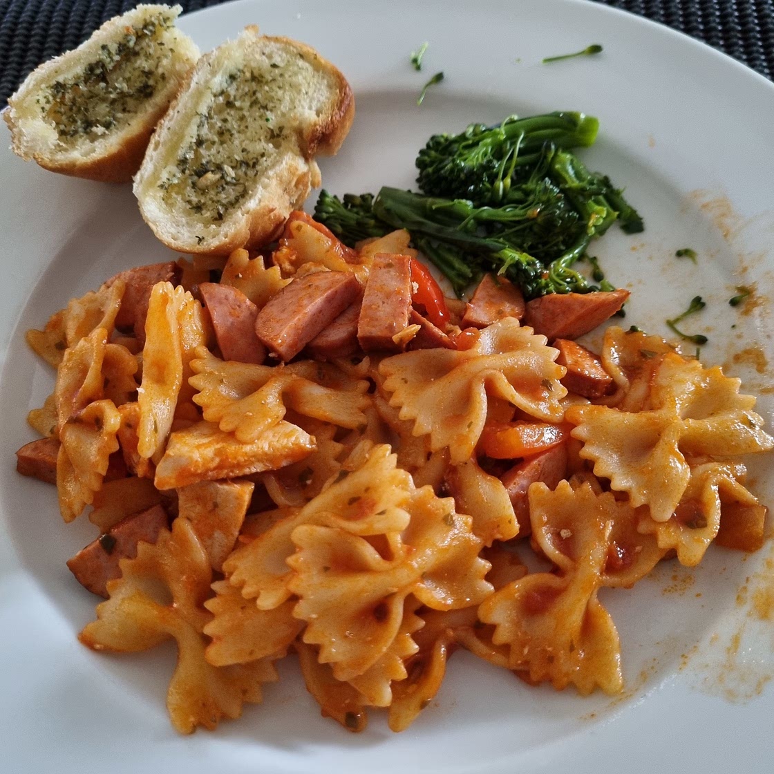 Smoked sausage and chicken tomato pasta