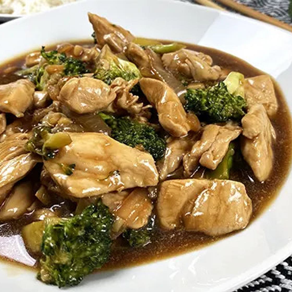 Pollo con brócoli estilo chino