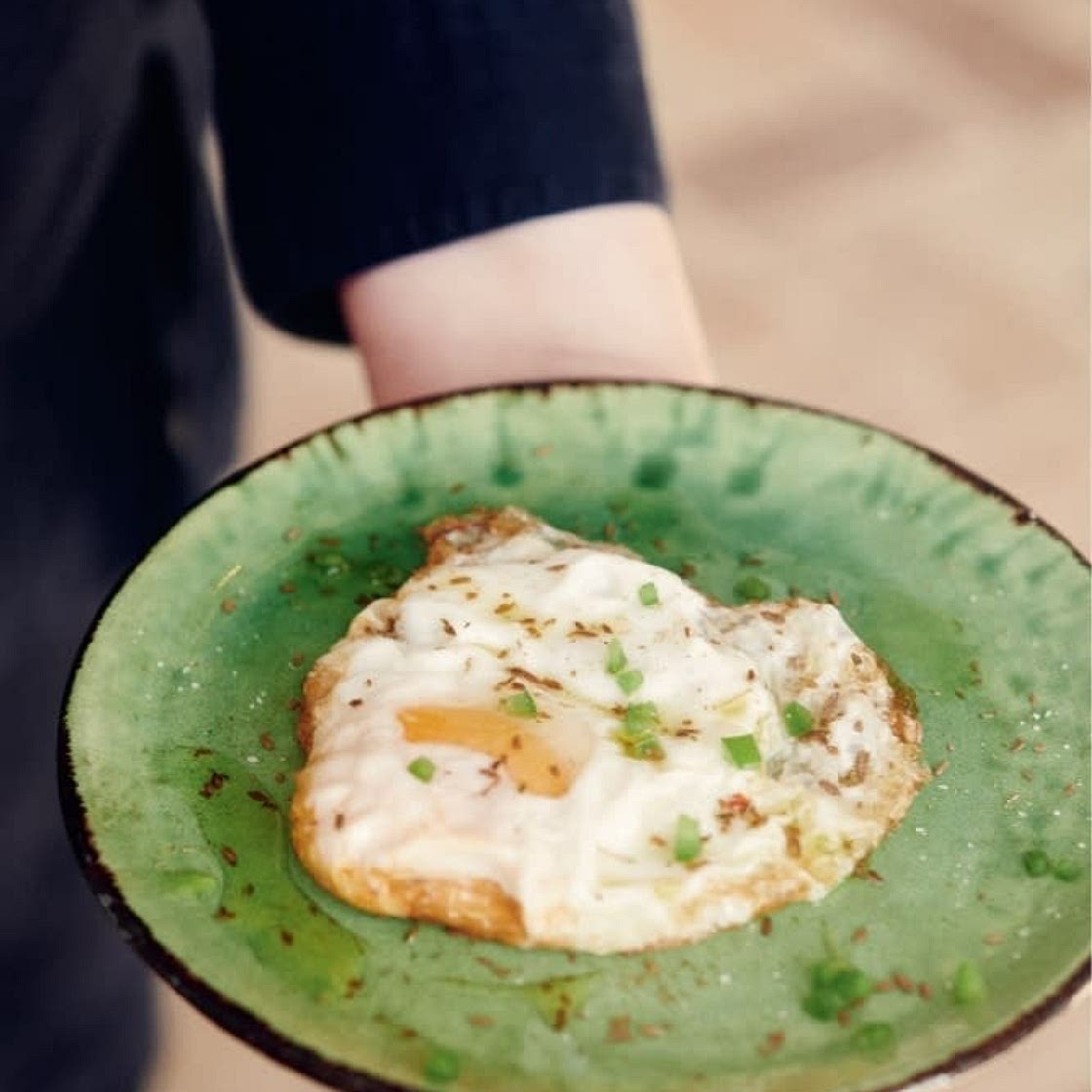 Fried eggs with toasted cumin