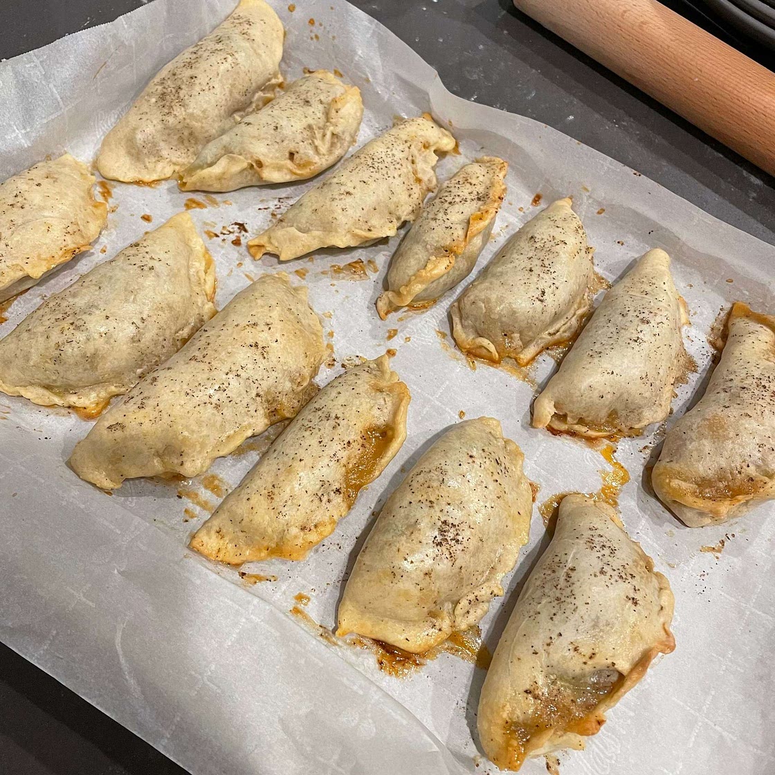 How to make empanada dough for baking
