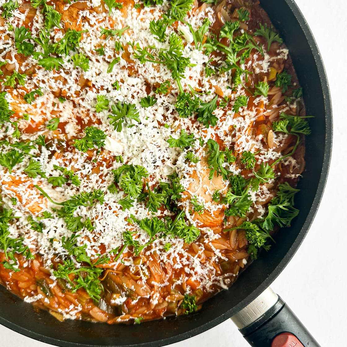 One Pot Greek Chicken Orzo (Giouvetsi)