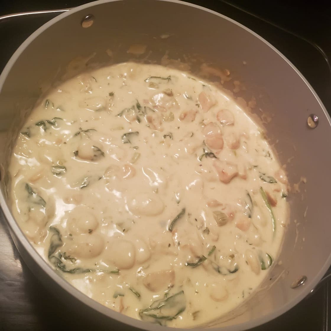 Copycat Olive Garden Chicken Gnocchi Soup