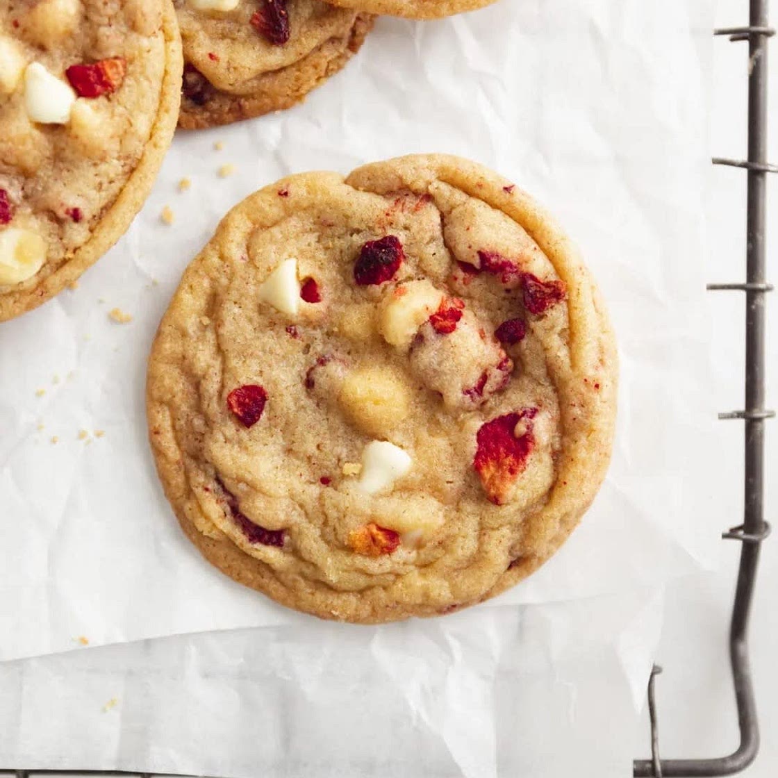 Strawberries and cream cookies