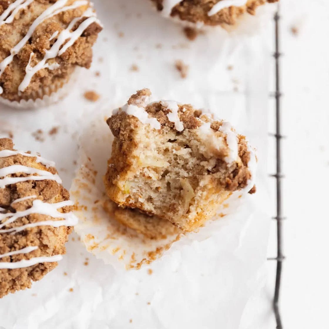 Apple crumble muffins