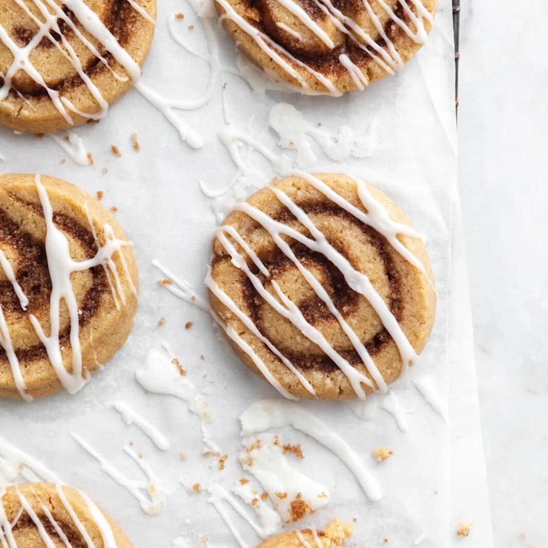Cinnamon roll cookies 