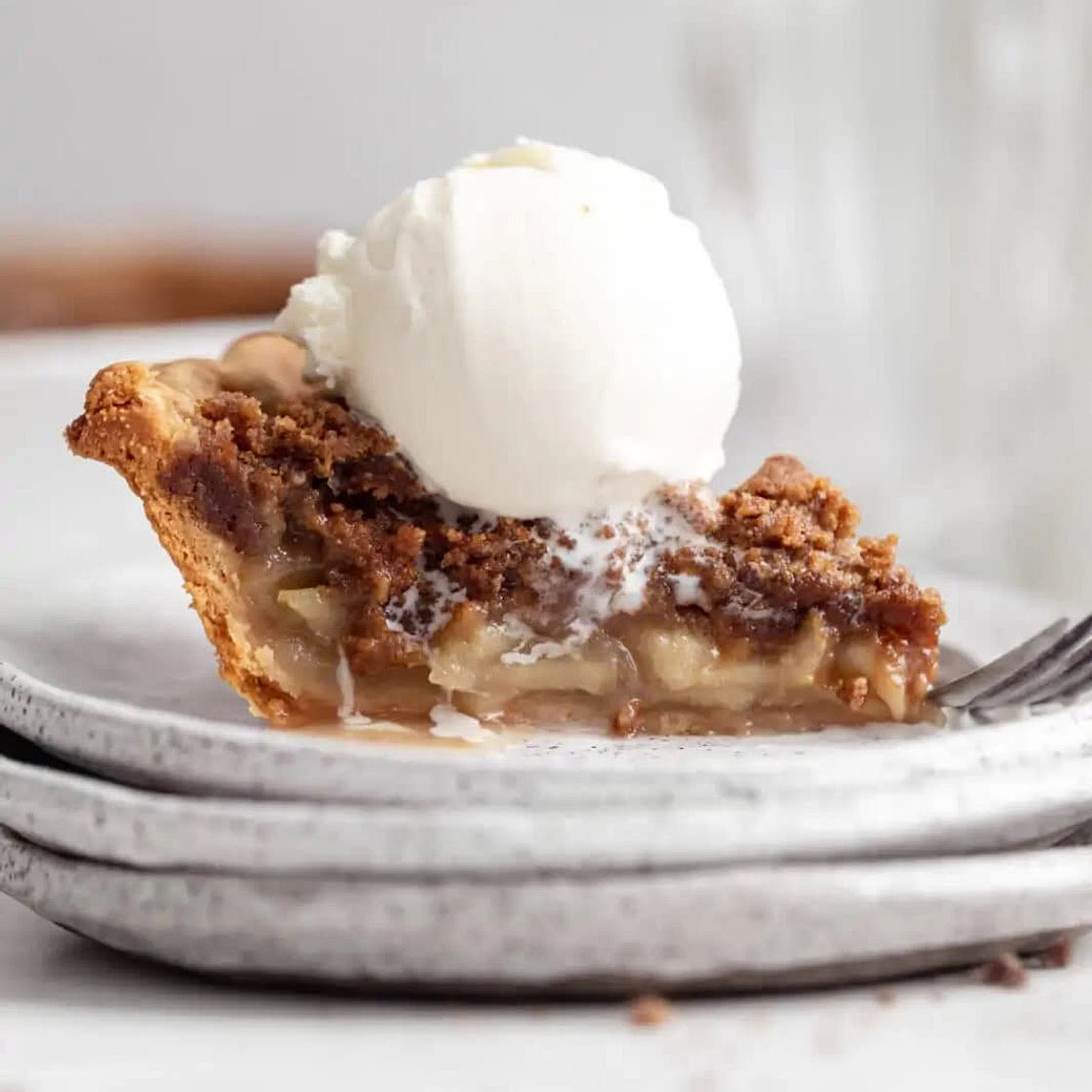 Ginger snap Dutch apple pie 