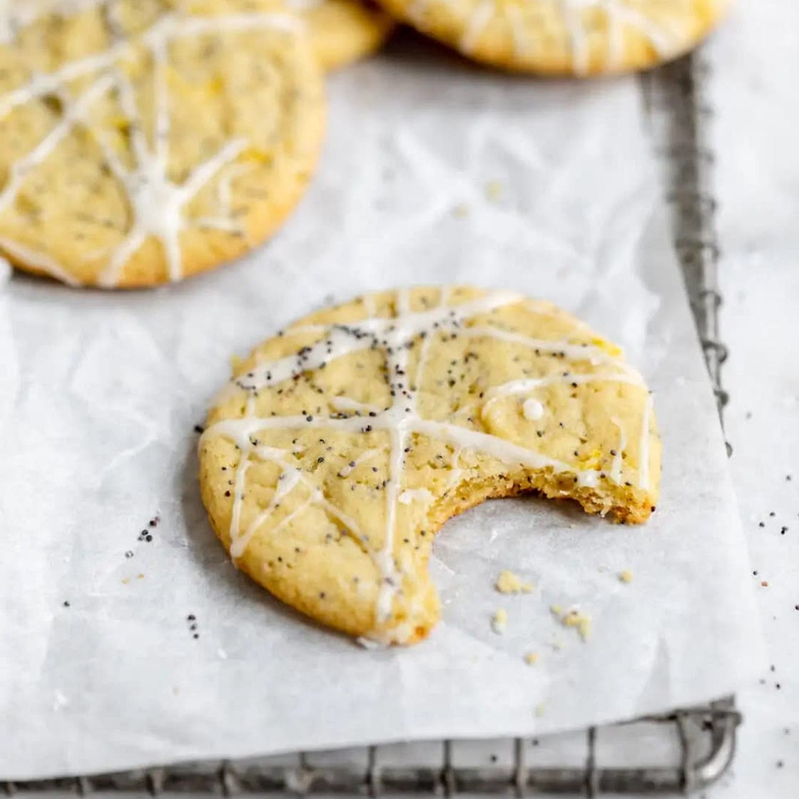 Iced lemon poppy seed cookies 
