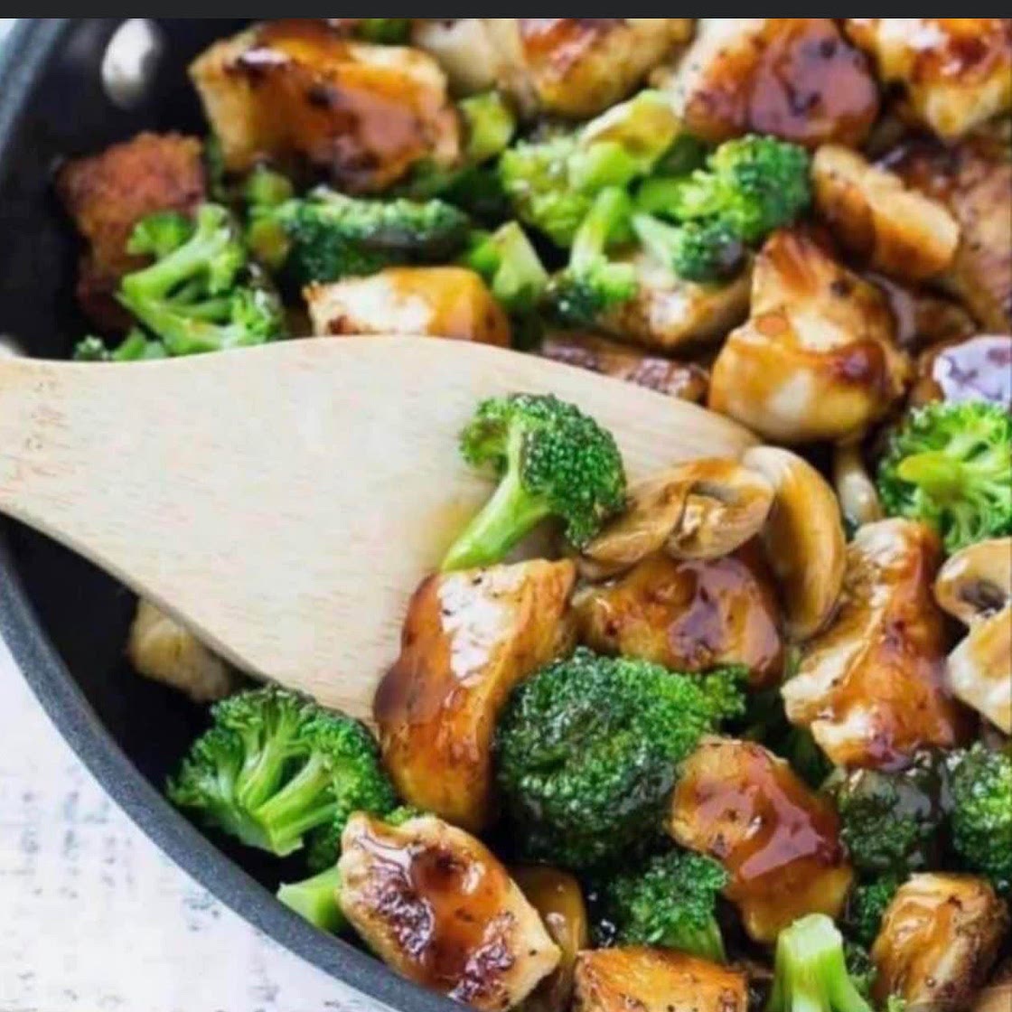 Chicken Broccoli and Mushrooms 