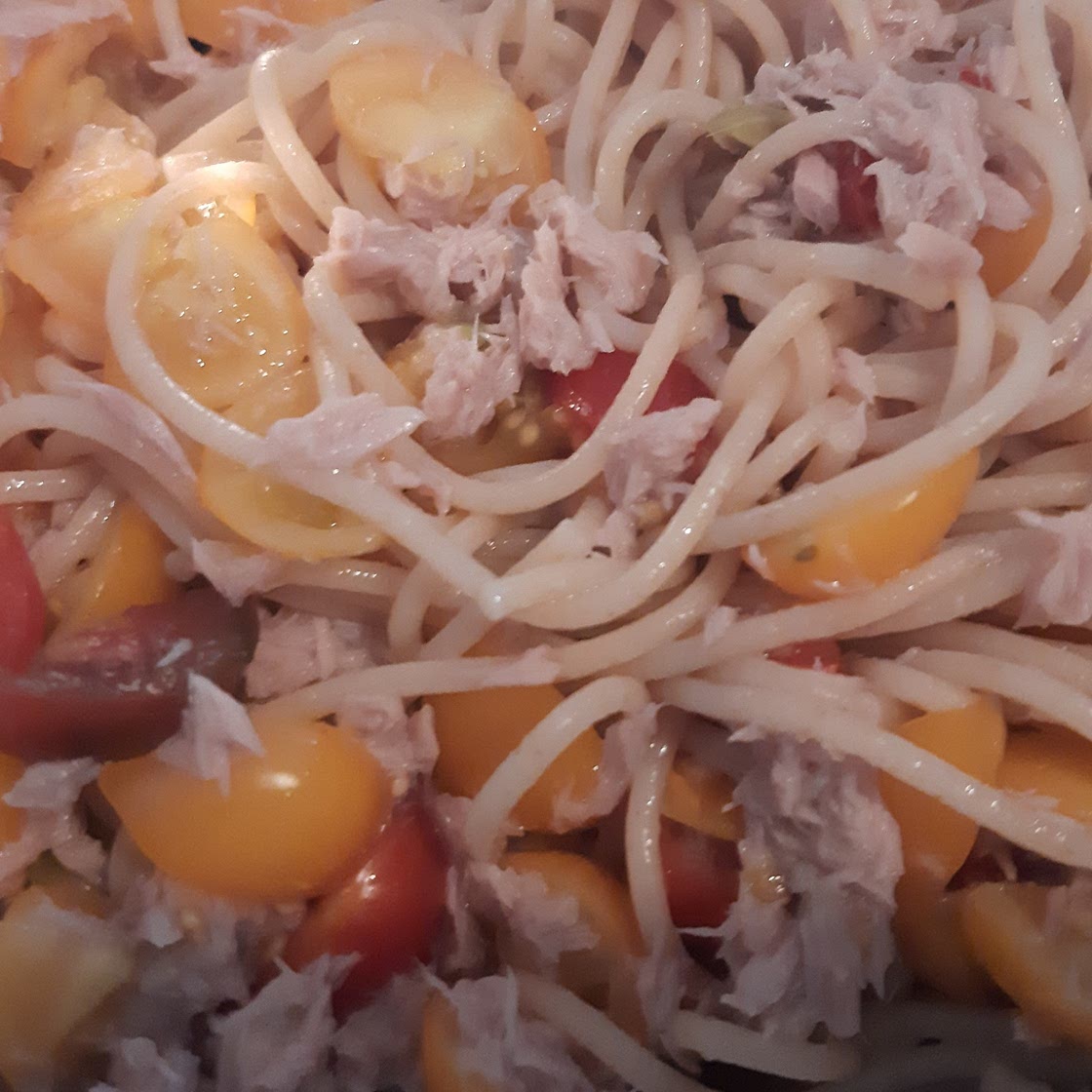 Spaghetti tonno e pomodorini