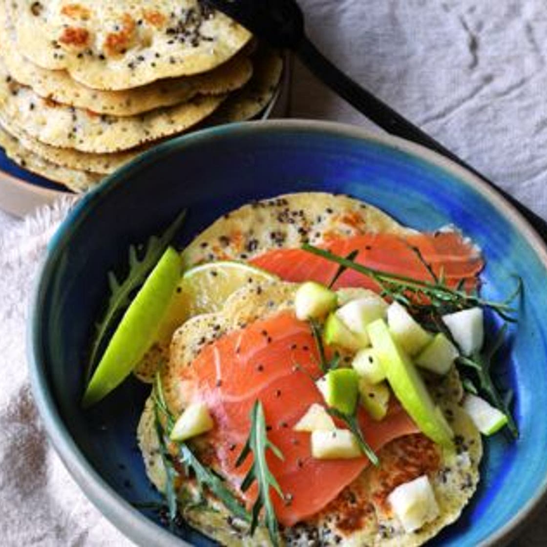 Crêpes aux graines de chia saumon et pomme verte