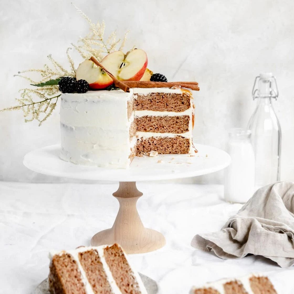 Caramel apple cake