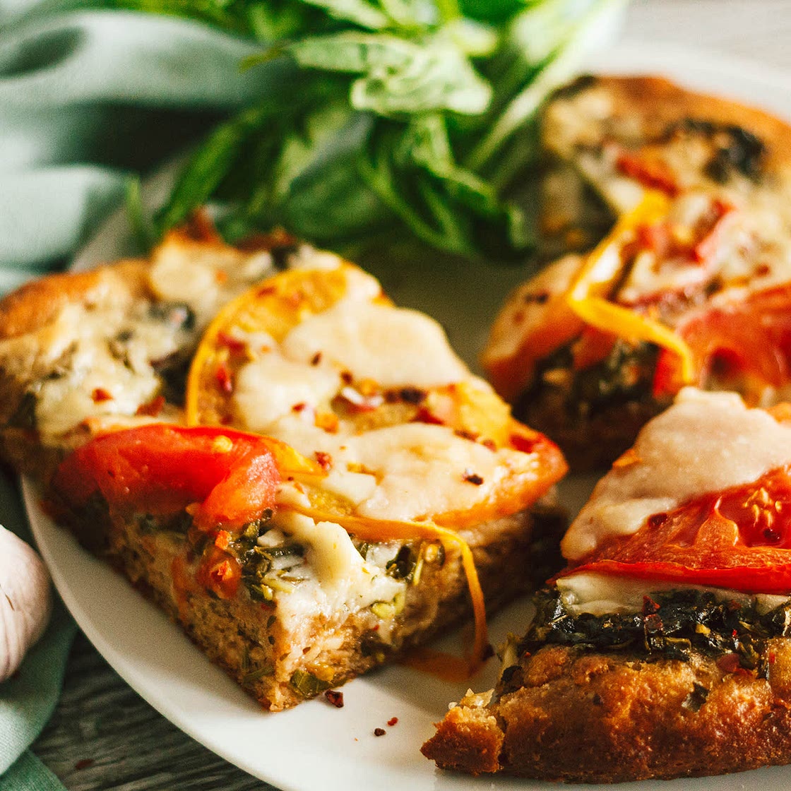 Summer Tomato Pesto Pizza