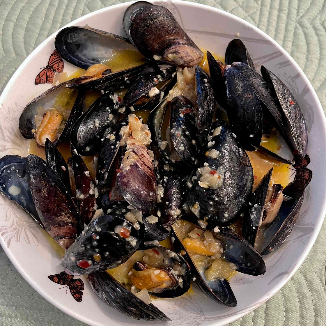 White wine butter mussels