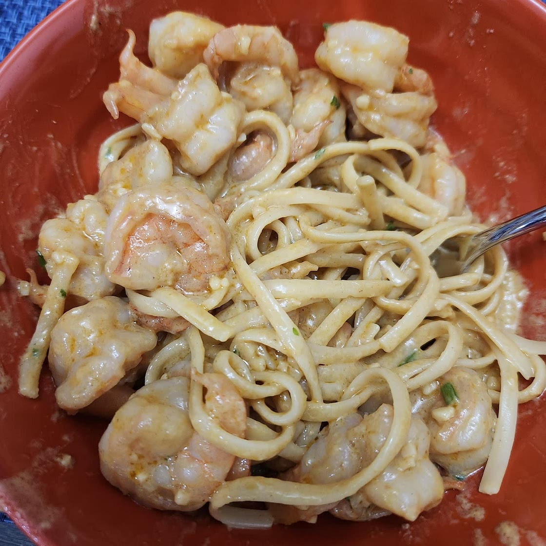Creamy Shrimp Linguine with Yellow Curry Sauce