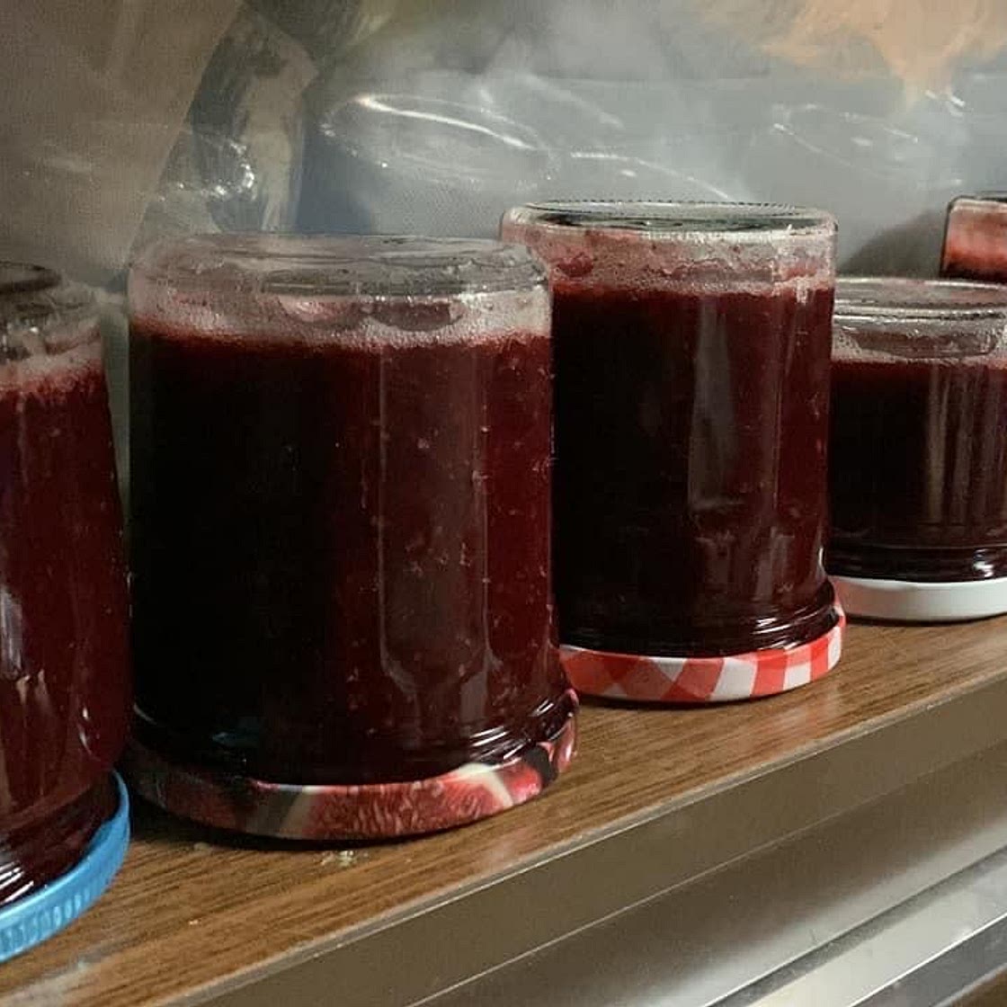 Aardbei-bramenjam met kardemom