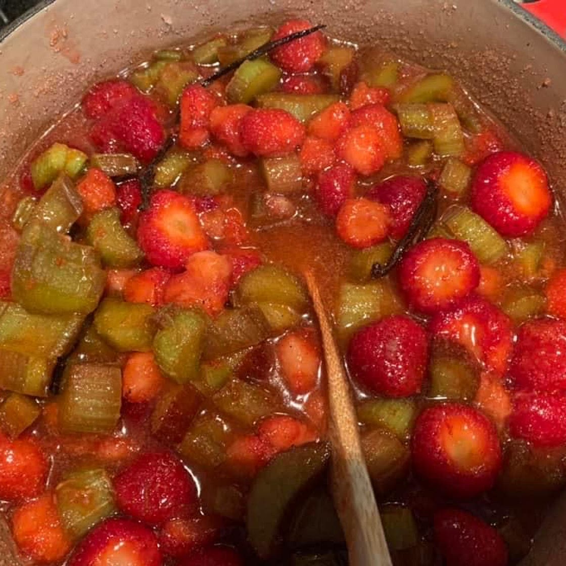Aardbei-rabarberjam met vanille