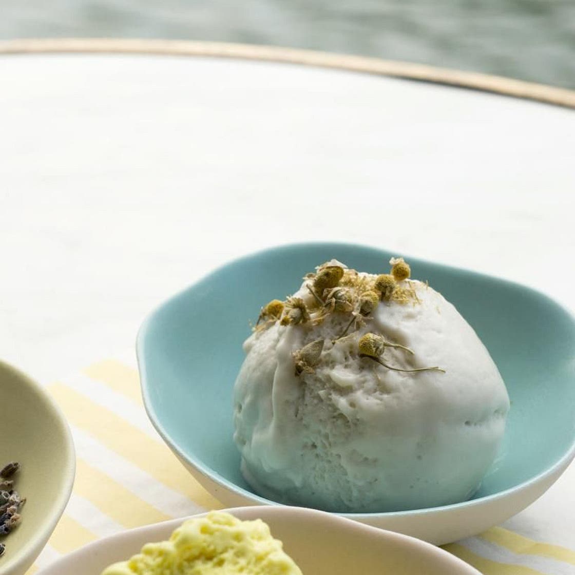 Glace vegan au lait d’avoine et camomille