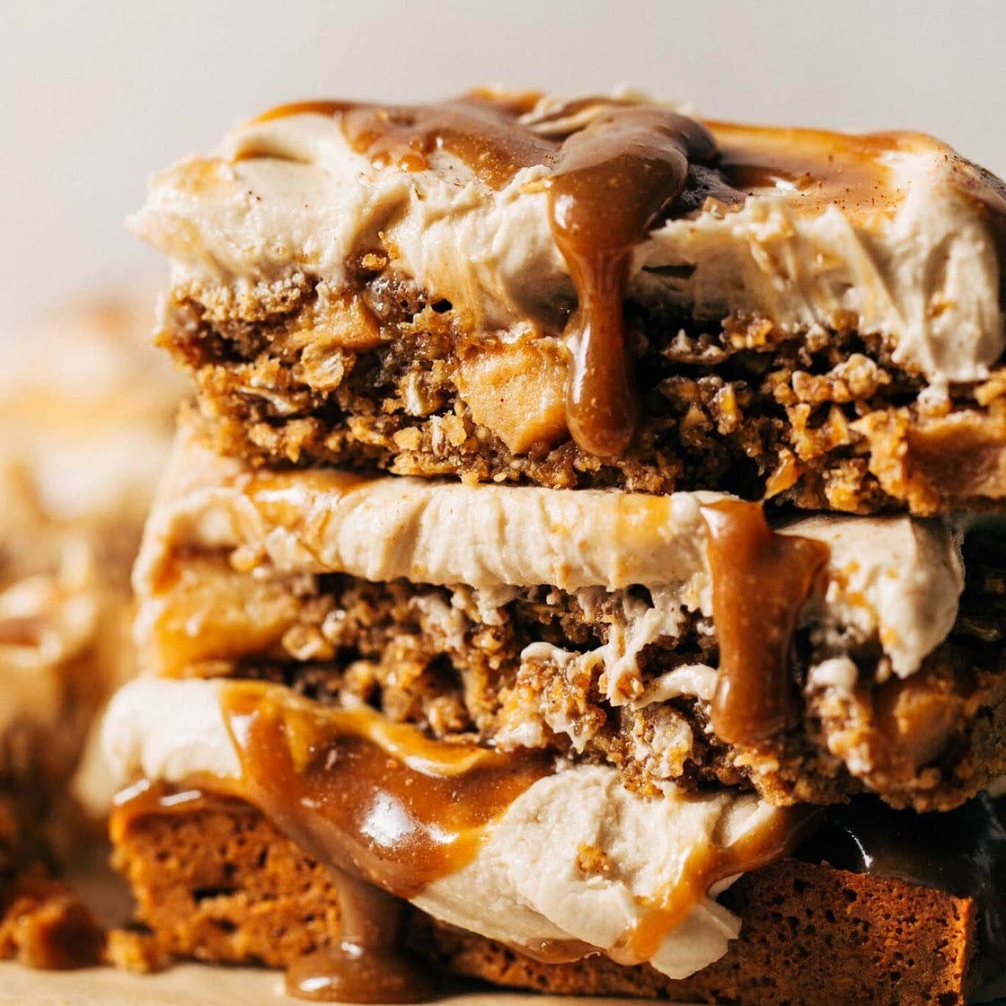 Caramel apple blondies