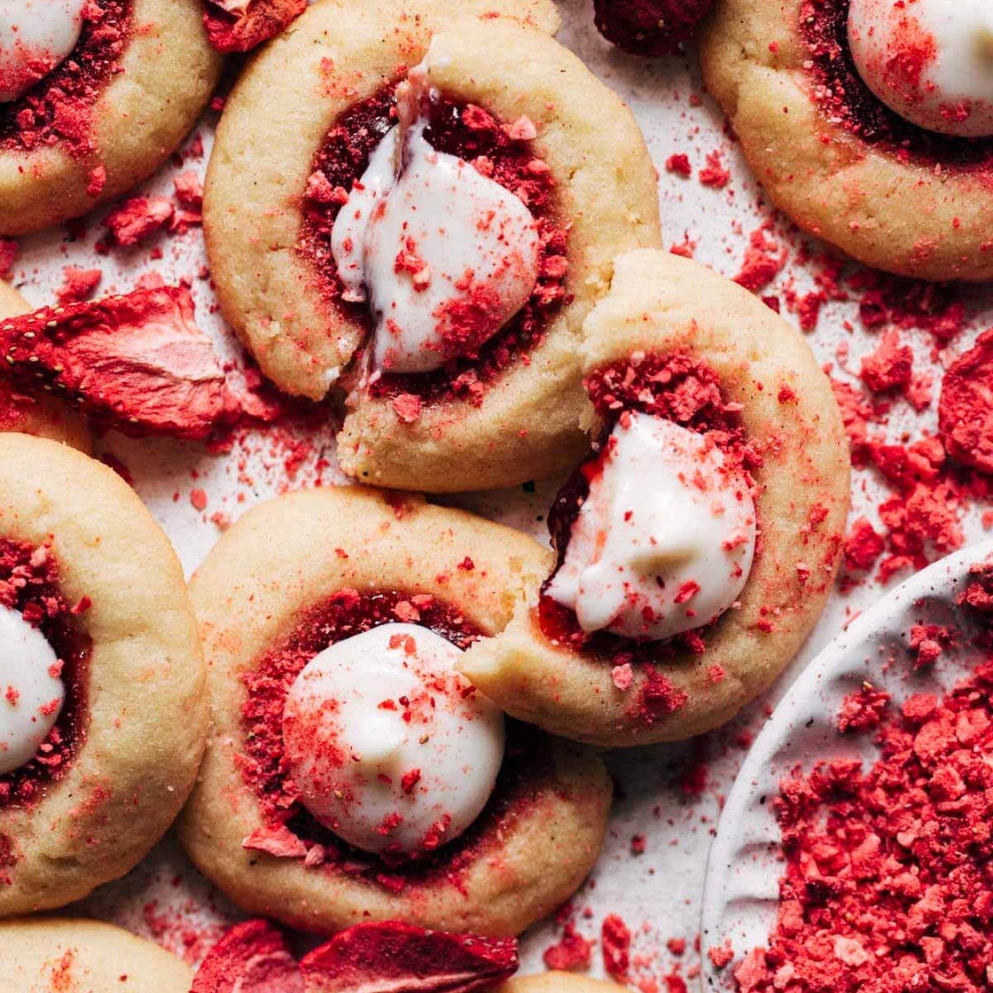 Strawberry cheesecake cookies 