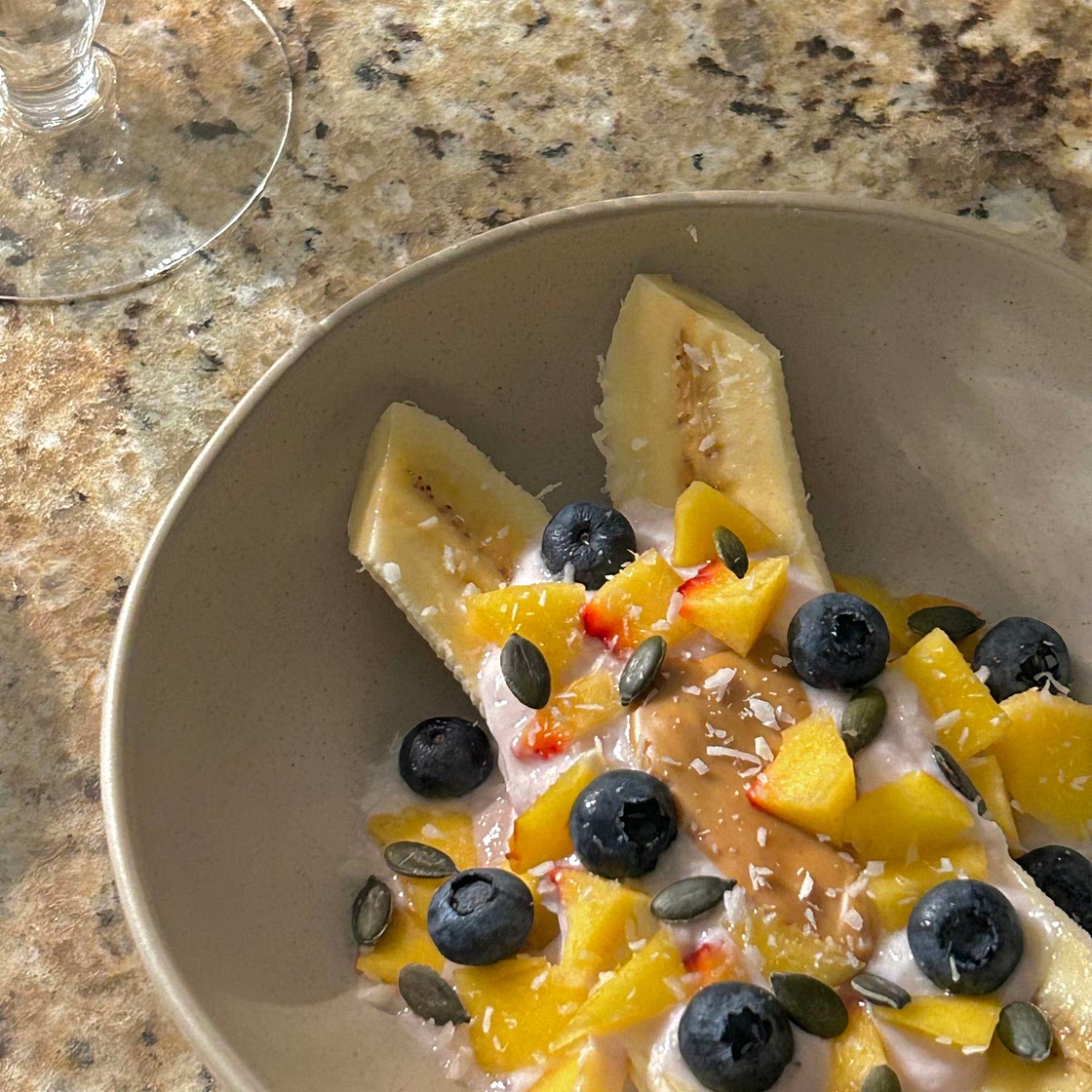 Healthy banana split 