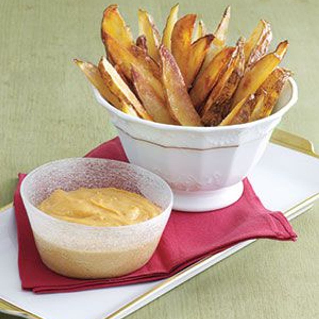 Oven Fries With Garlic Aioli Dipping Sauce