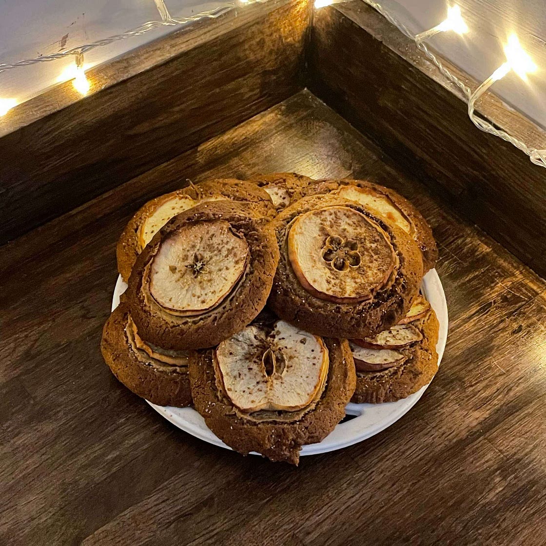 Nutmeg Ginger Apple Snaps