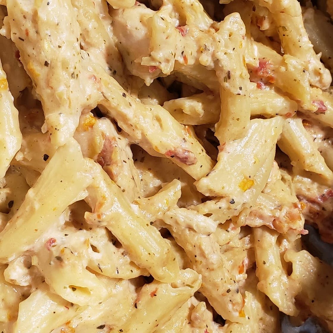 Instant Pot Creamy Tuscan Chicken Pasta