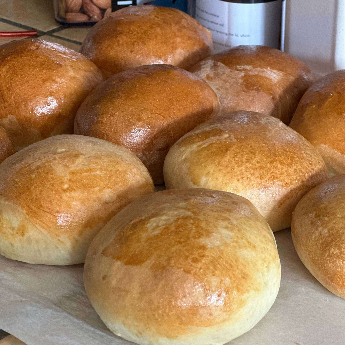 Savoury sandwich rolls (egg-free) bread machine