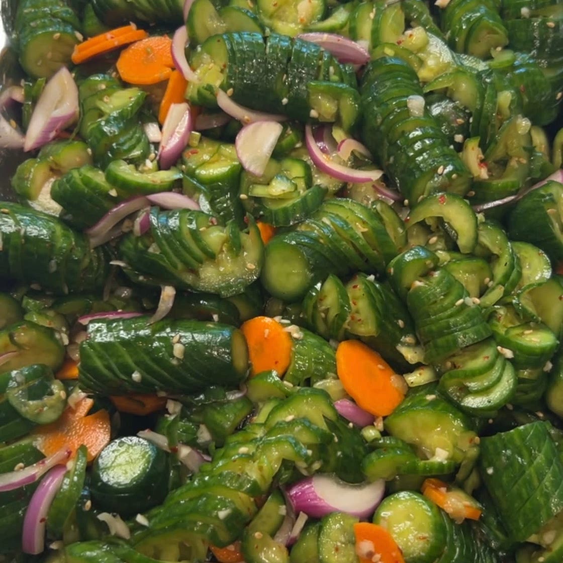 “Slinky” Asian Cucumber Salad 🥒