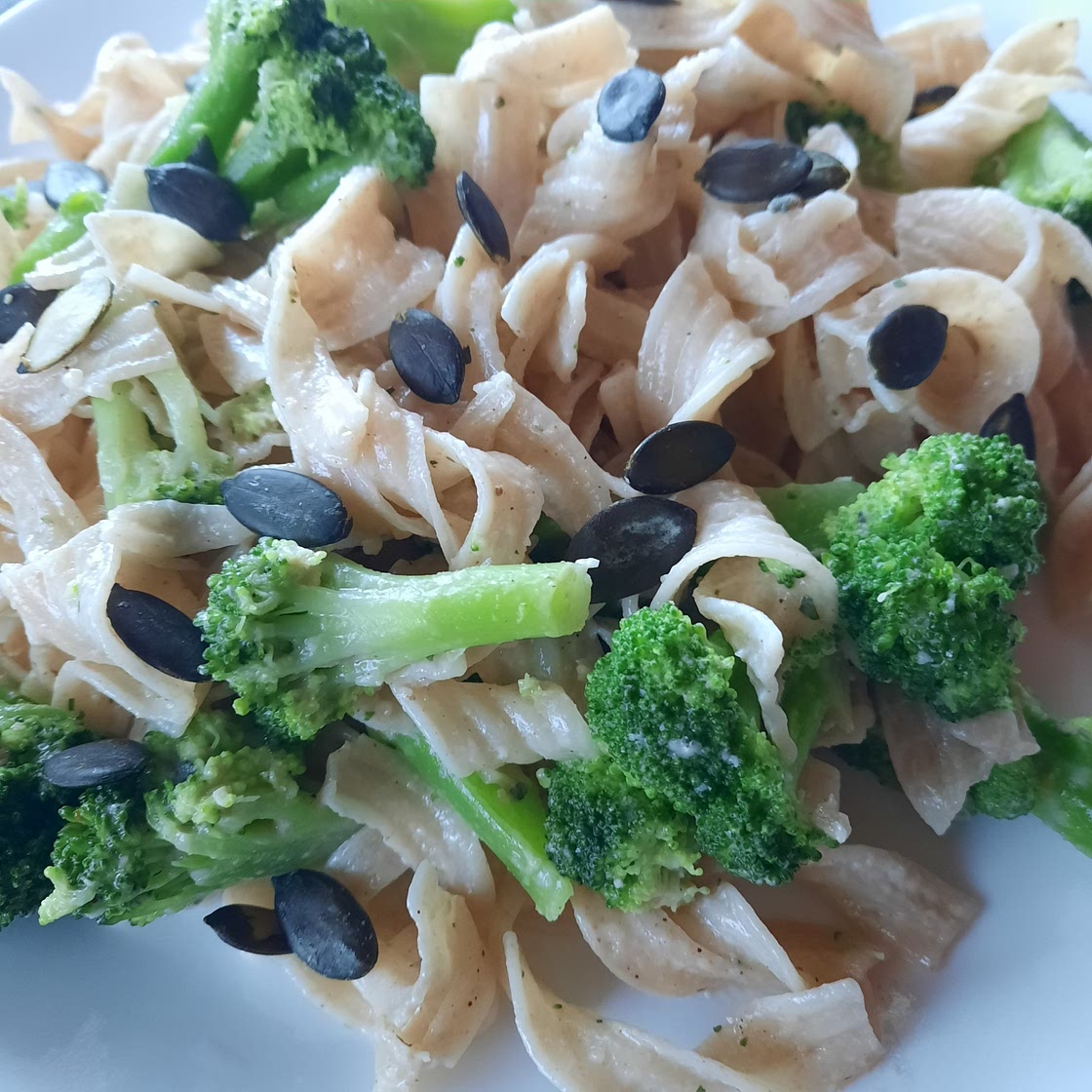 Creamy Tahini Broccoli Pasta