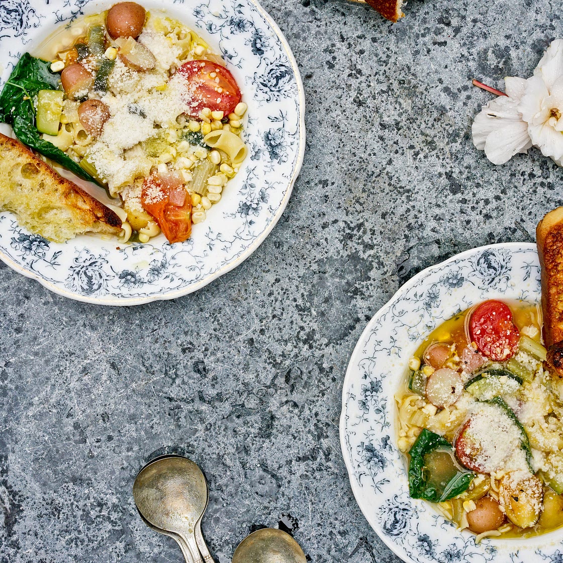 LATE SUMMER MINESTRONE WITH CORN, ZUCCHINI AND KALE — Edible Liv