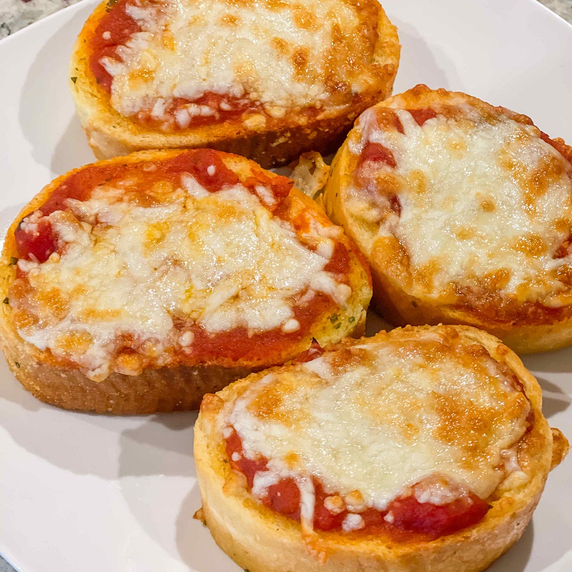 Air Fryer Garlic Toast Pizzas