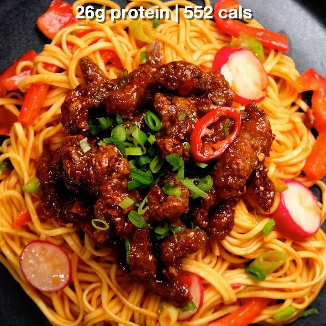 Crispy Chilli Beef 🤤 made into an absolutely perfect meal prep option - 550 calories per potion! You can also feed the family with this recipe of course… Save this recipe for later 🙏🙏 Here’s your shopping list: Tbsp of soy sauce. 4 tbsp of reduced sugar