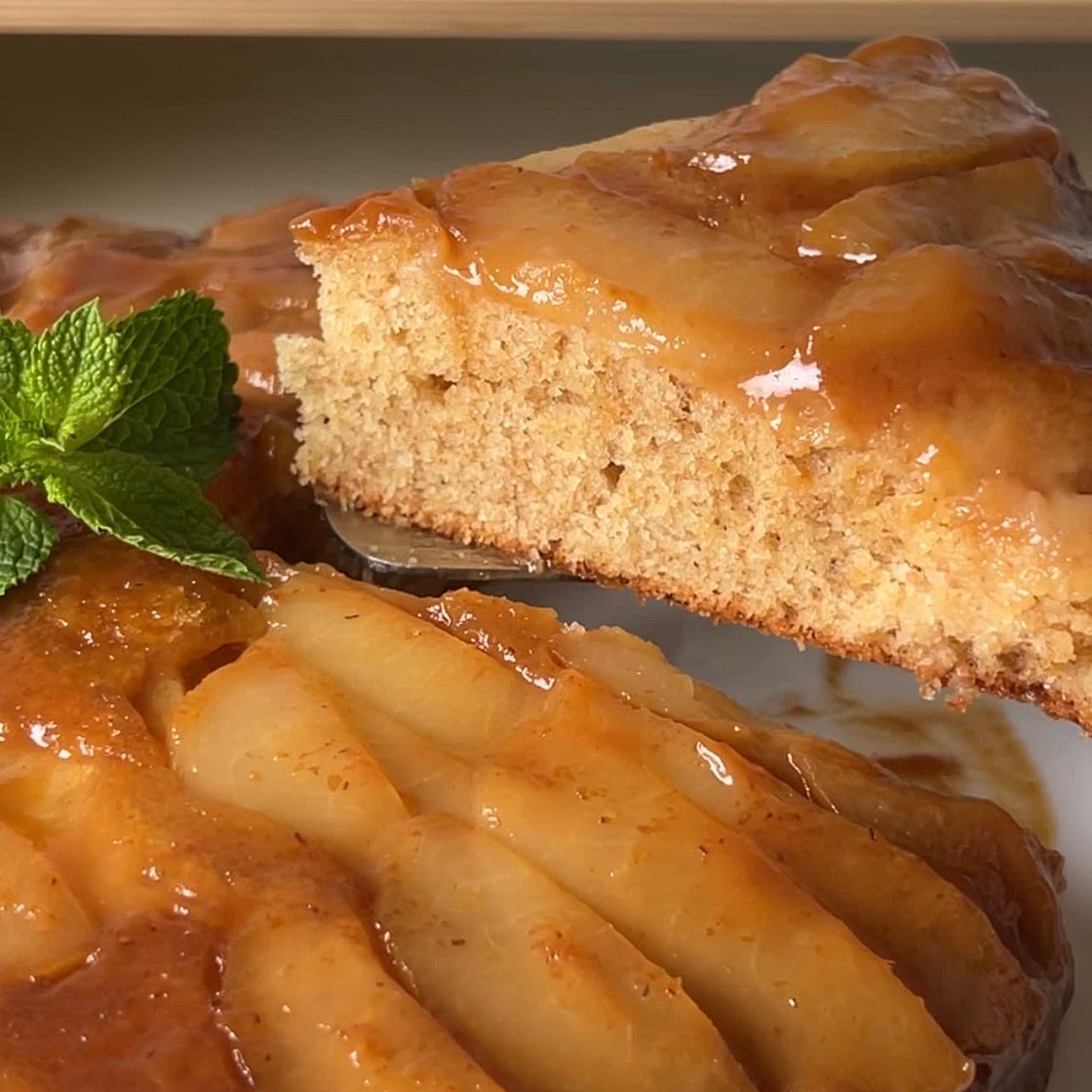 Caramelized Peach Upside-Down Cake 