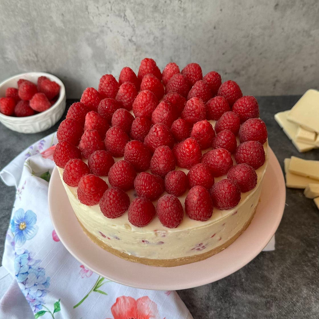 Raspberry and White Chocolate No Bake Cheesecake