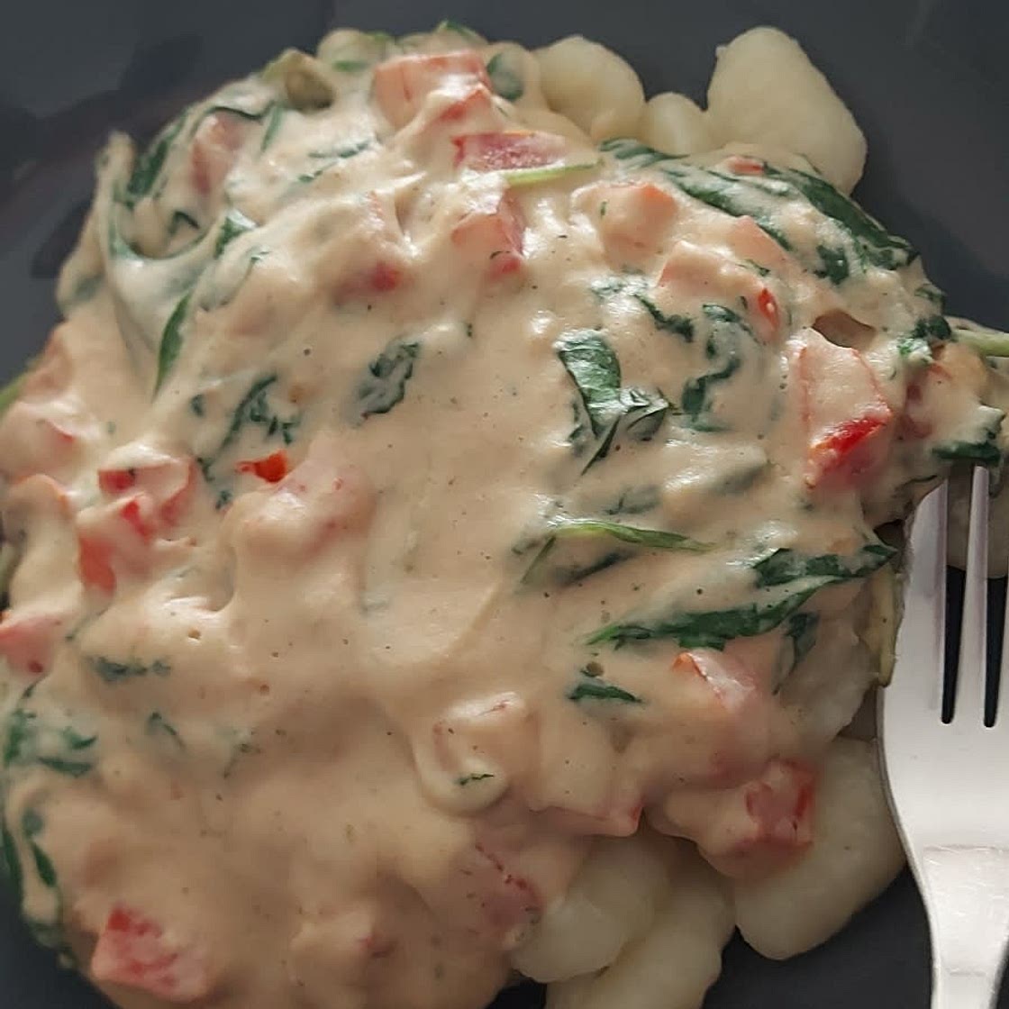 Vegan Gnocchi with Spinach and Tomatoes