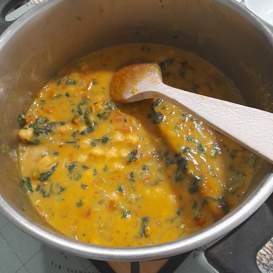 Chickpea Spinach Curry