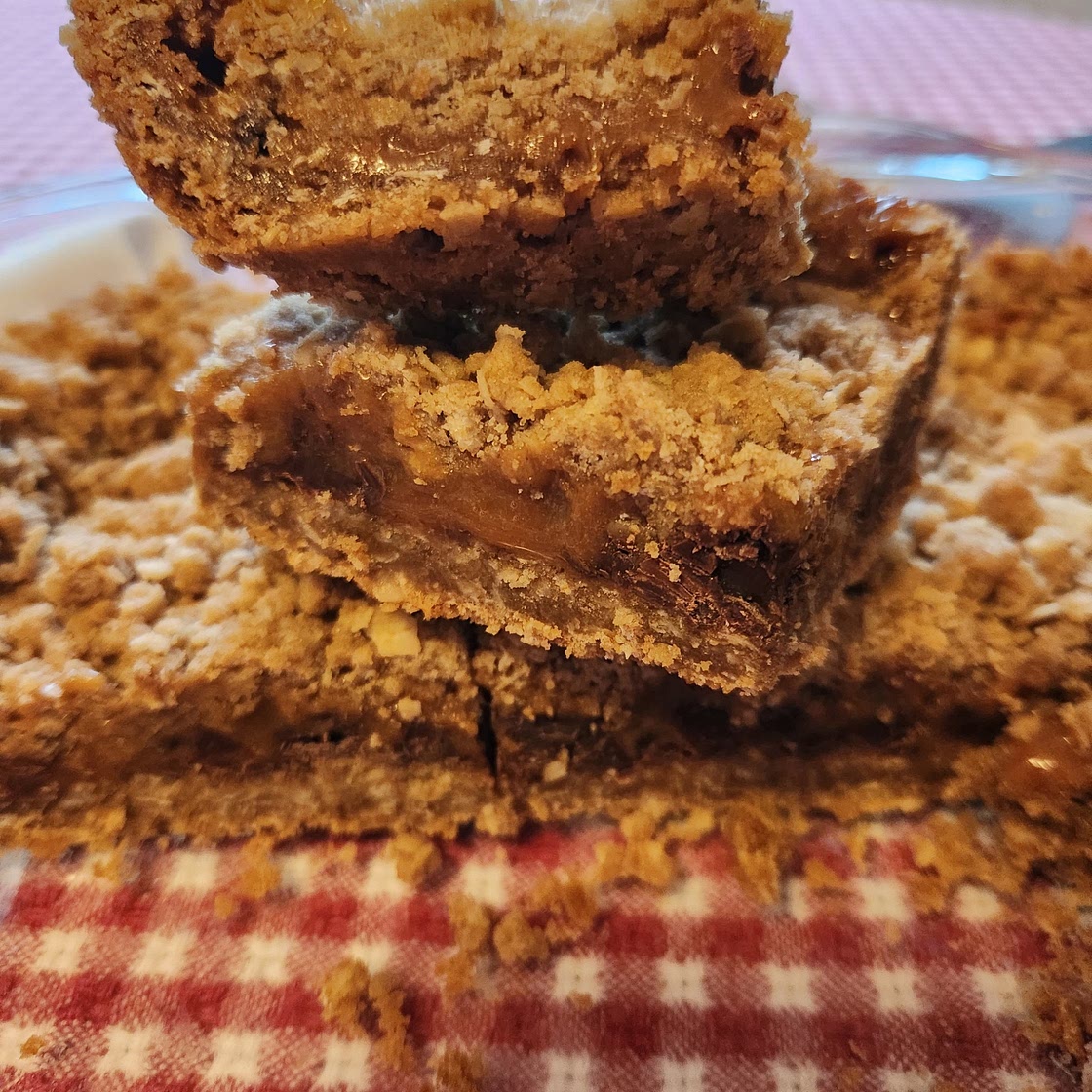 Oatmeal Caramel Bars