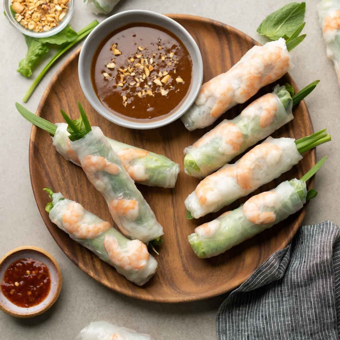 VIETNAMESE SPRING ROLLS (Gỏi Cuốn) with PEANUT DIPPING SAUCE