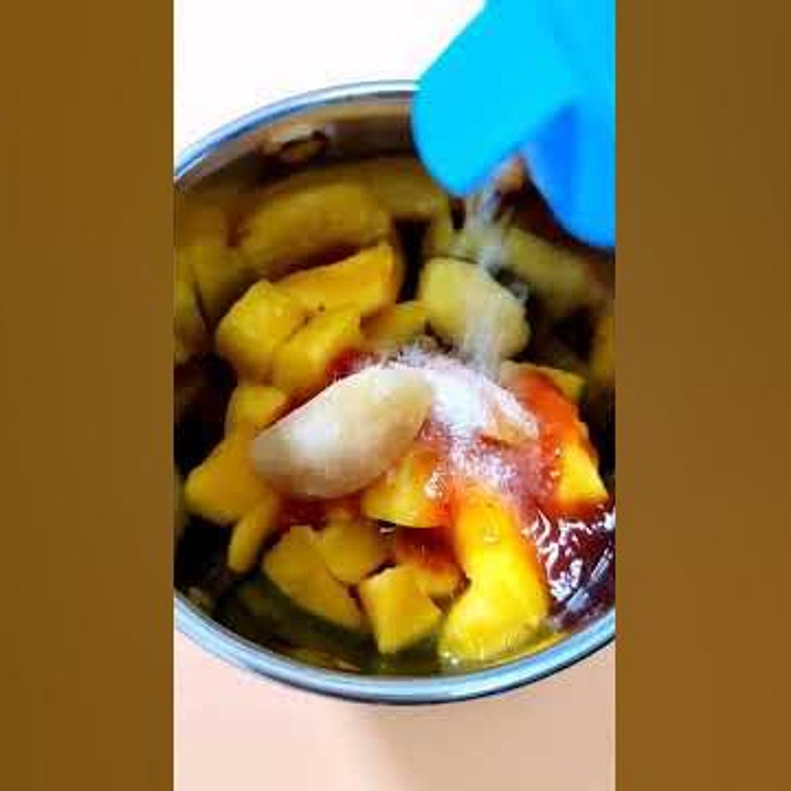The best ever dip simple and delicious. #shorts#mangorecipe #mangosauce#mangomadness