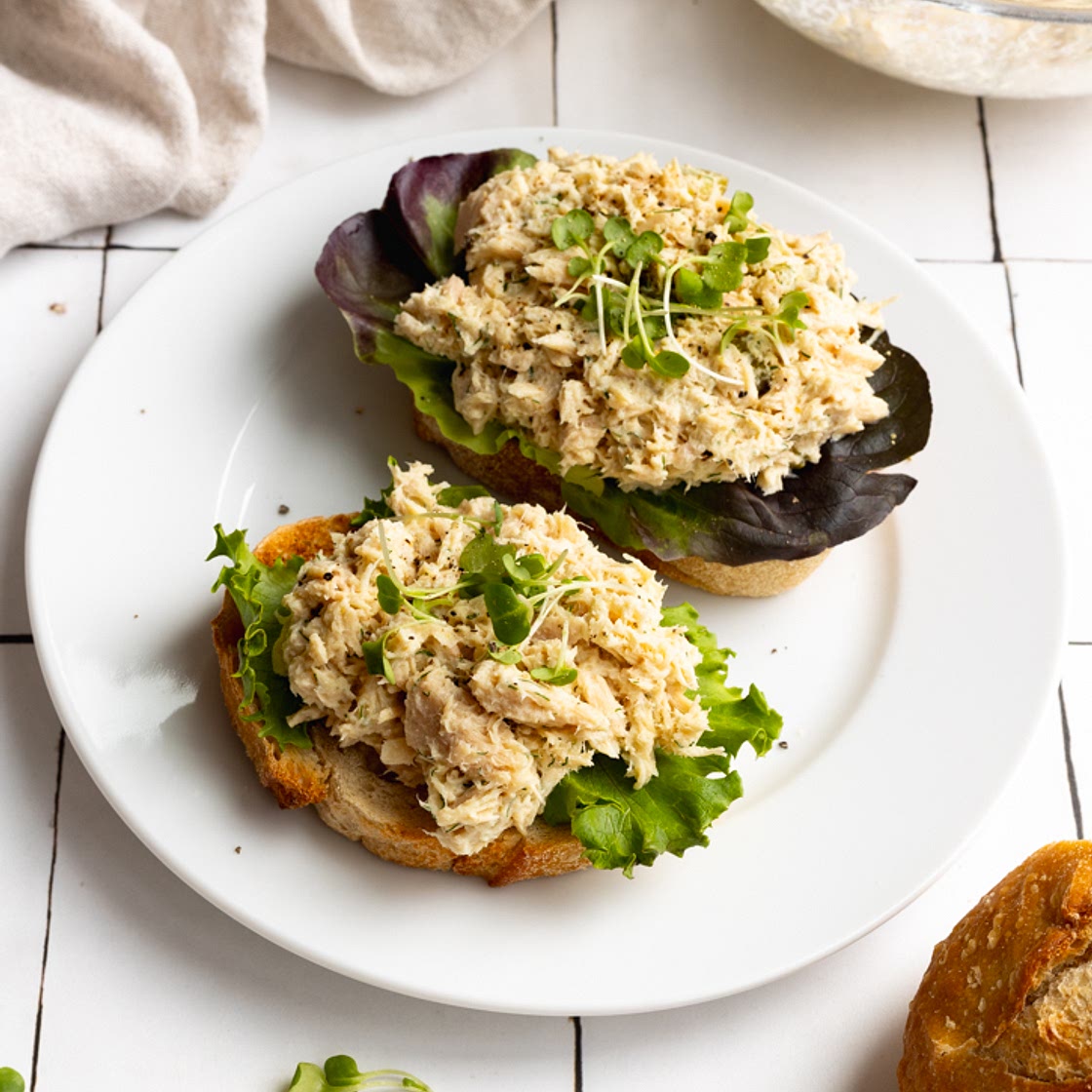 10-Minute Healthy Tuna Salad Recipe with Greek Yogurt