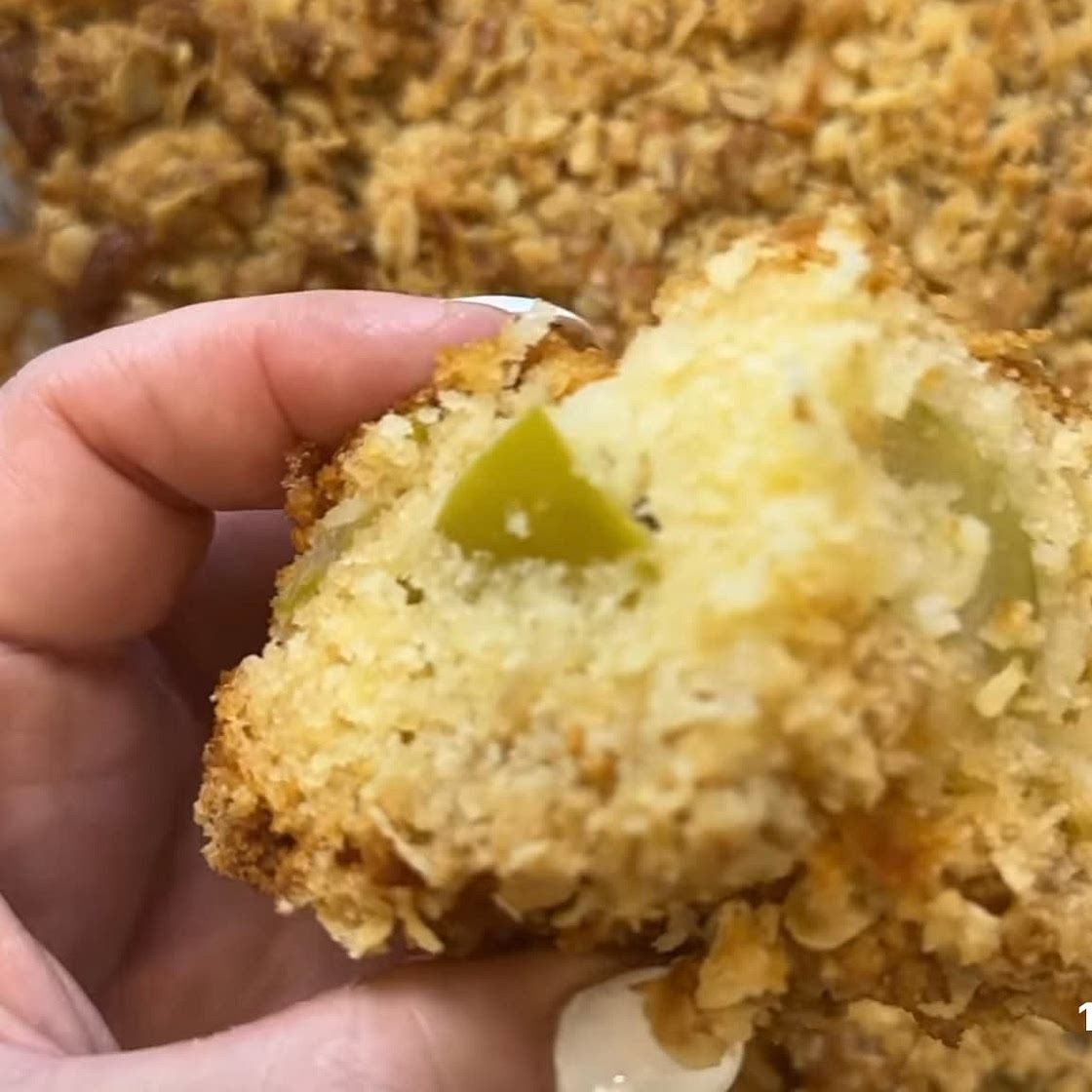 Apple Crumble Cake