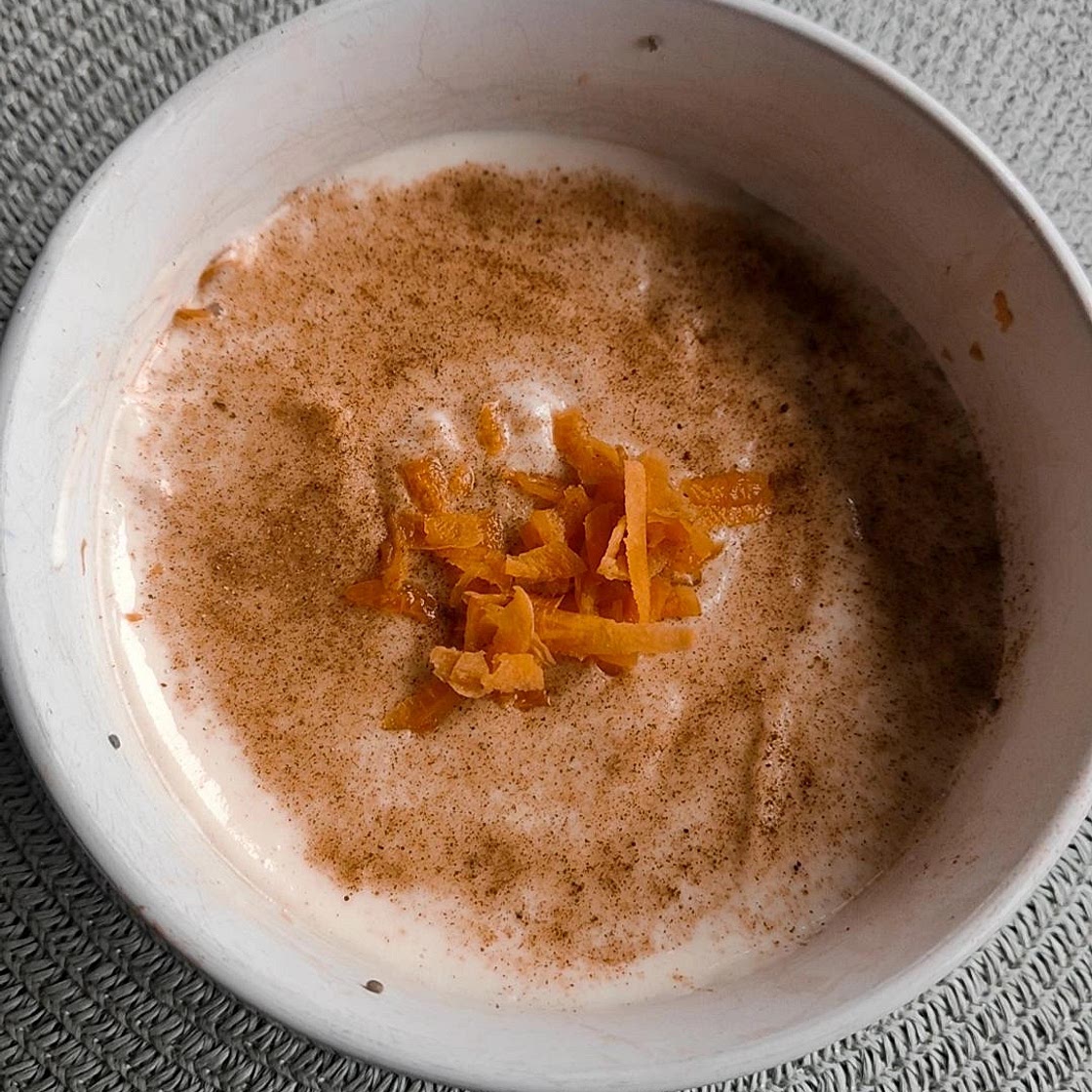 Carrot cake overnight oats