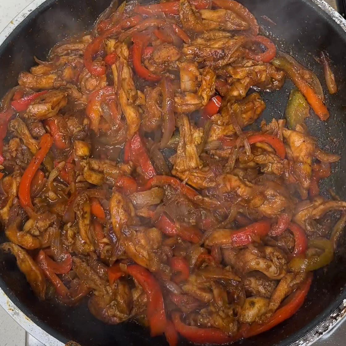 One Pan Chicken Fajitas 